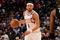 爱游戏体育-灰熊绝杀法国男篮，布克三分雨点燃全场的简单介绍