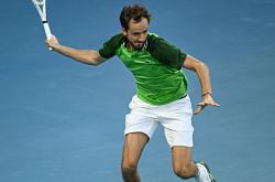 爱游戏官方-澳网逆转温网，梅德韦杰夫高光表现的简单介绍