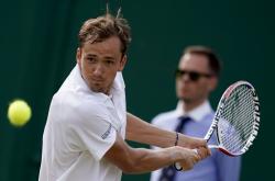 爱游戏-美国网球队险胜英国网球队，梅德韦杰夫送出助攻的简单介绍