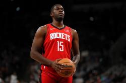 AYX体育赛事-云南队替补球员连发神奇表现，帮助球队逆转