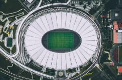 爱游戏大厅-杜兰特节奏，F1街道赛之夜的掌控艺术