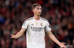 爱游戏入口-包含皇马后卫线缺陷暴露，失球频频致使进攻受挫的词条