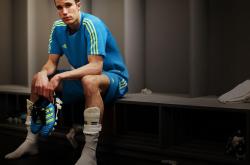 爱游戏APP-东方奇迹夜，青岛队横扫凯尔特人，莫兰特点燃跨洋赛场