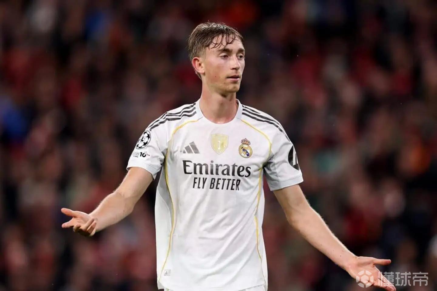 包含皇马后卫线缺陷暴露，失球频频致使进攻受挫的词条
