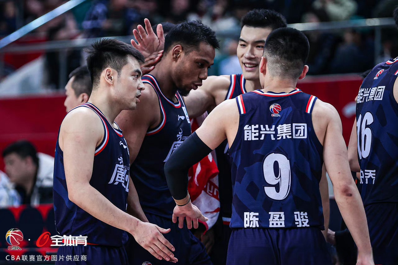 关于广州队全队发力，主场胜福建队取得三连胜的信息