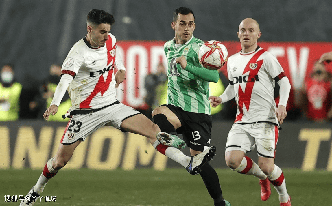 包含皇家贝蒂斯主场大胜，击败巴塞罗那的词条