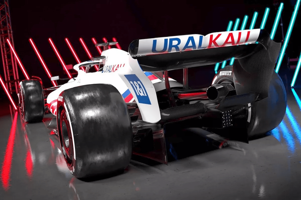 哈斯车队横扫红牛二队，塞恩斯带队取胜