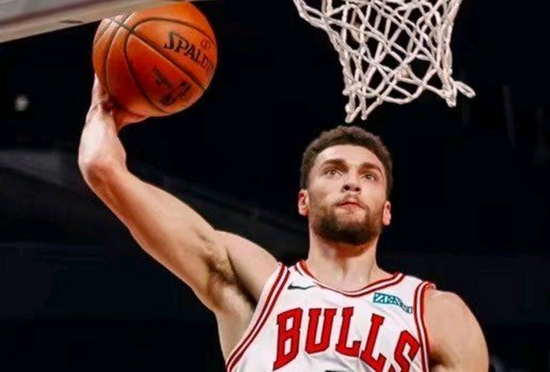 包含快船绝杀魔术，拉文刷新纪录的词条