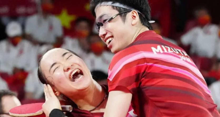 包含日本乒乓球队完胜法国乒乓球队，水谷隼关键制胜的词条