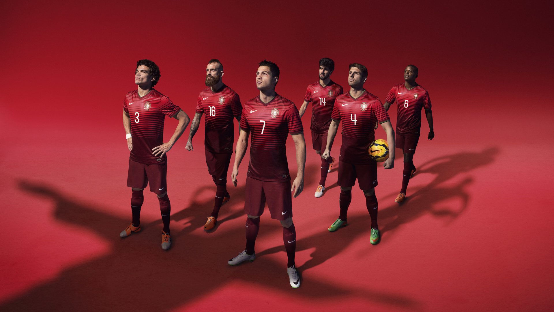 赛道与球场，速度与坚韧的双重奏