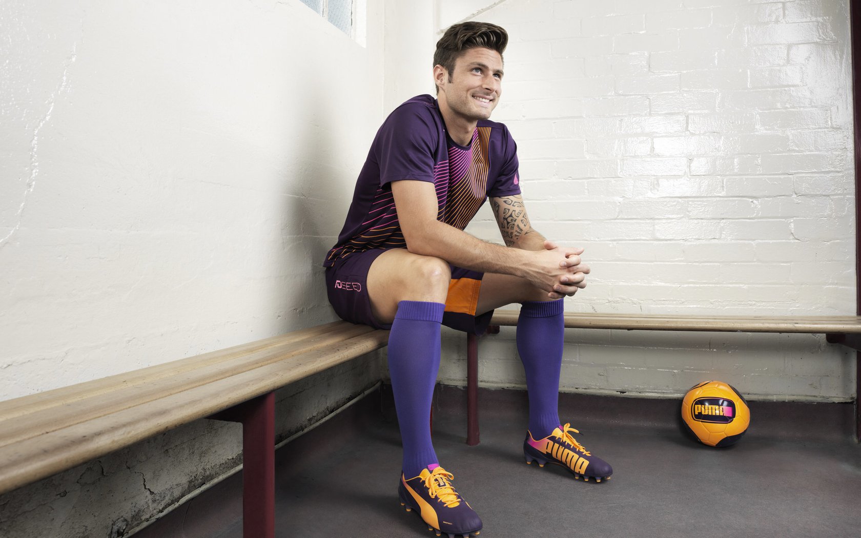 从马刺硬仗到世界杯舞台，米切尔的接管时刻与篮球精神的传承