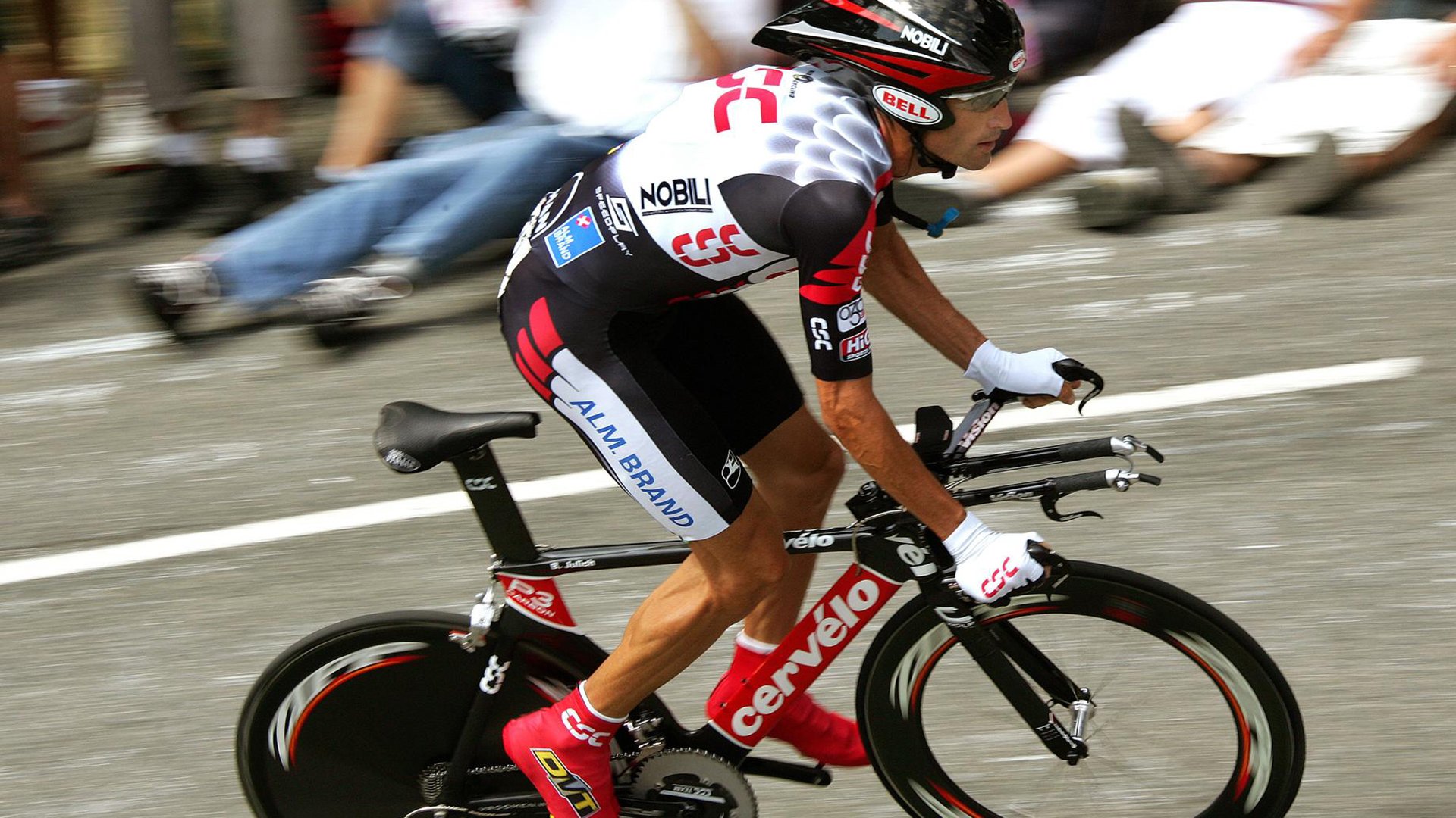 绿茵神话,里昂横扫苏格兰,欧冠决赛焦点战铸就唯一传奇