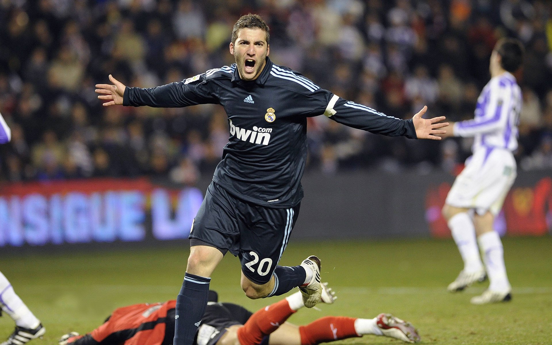 库里全程高能输出，勇士掘金终结骑士王朝