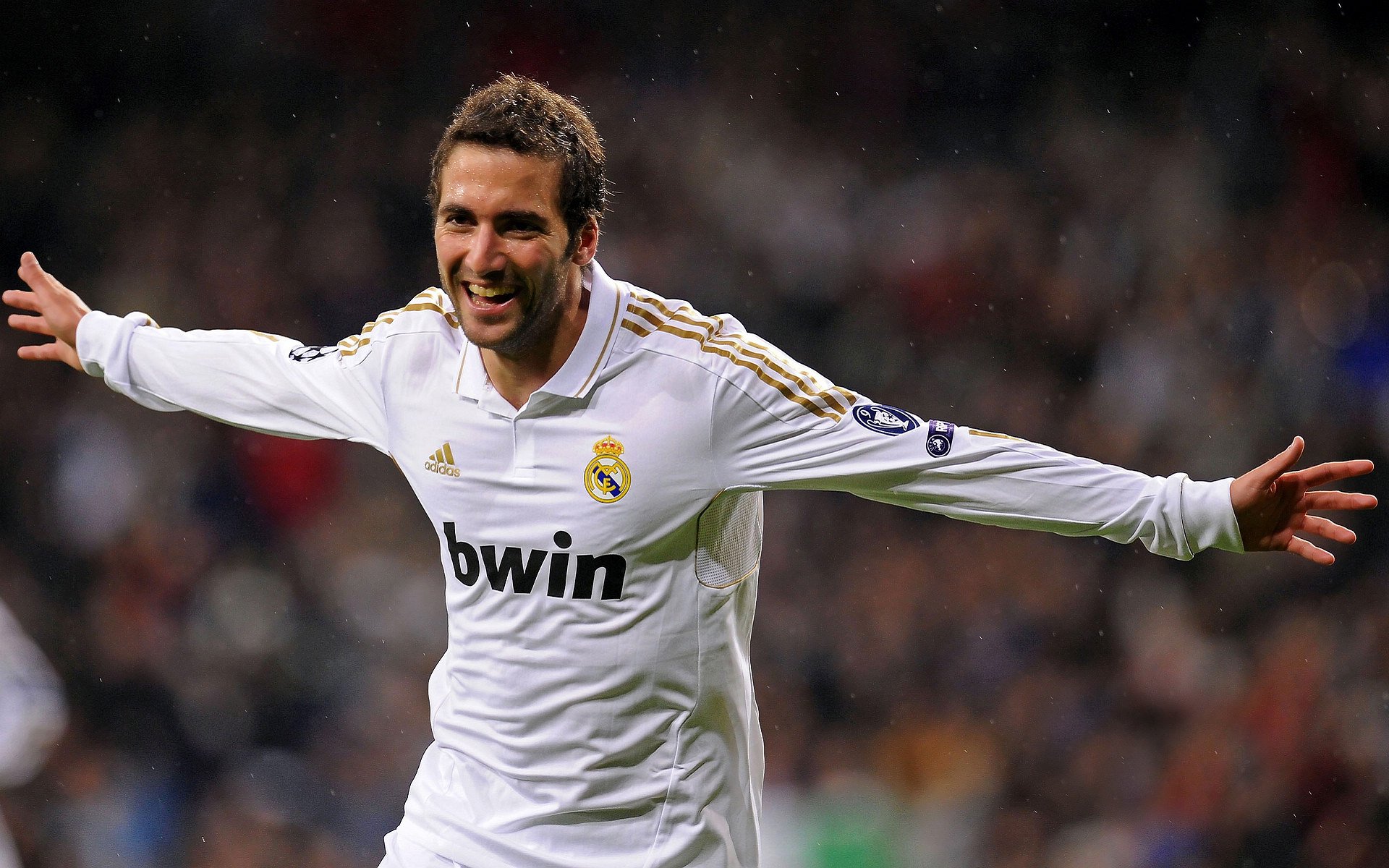 绿茵场上的平行宇宙，当玻利维亚对阵切尔西，巴雷拉的里程碑之夜