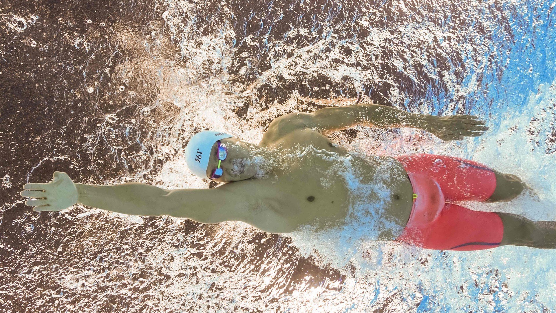 南半球对决亚平宁,姆巴佩关键一击,改写澳大利亚与那不勒斯的足球史诗